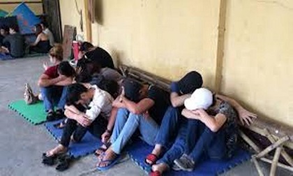 Phát hiện nhiều 'dân chơi' phê ma túy trong căn hộ cao cấp