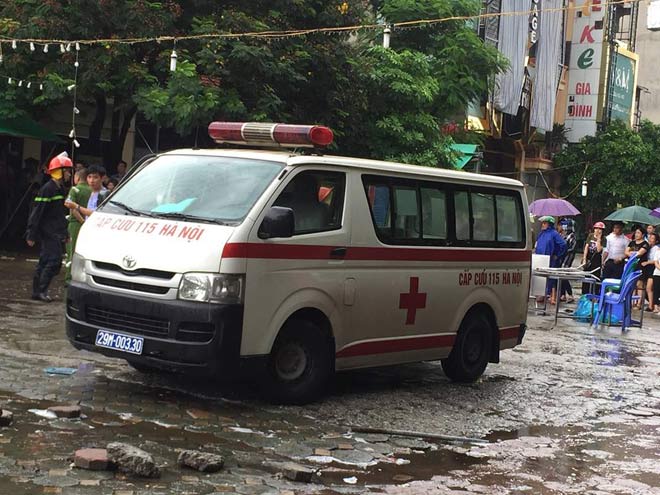 HN: Quán bia “phát hoả” trong mưa, 1 phụ nữ chết cháy - 4