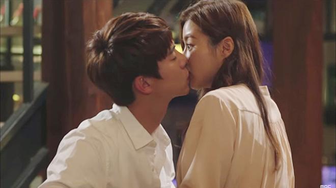 cay dang phat hien bi mat trong tam anh nguoi yeu cu cua chong - 1