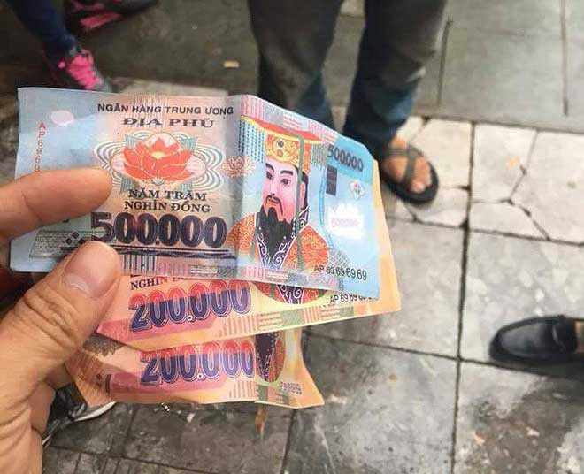 Ai trả tiền âm phủ cho khách Tây?