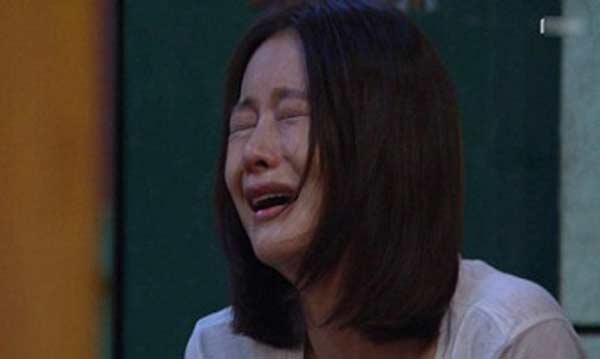 xot xa vo bau sap de van bi chong danh dap, nha chong trong thay cung dung dung - 2