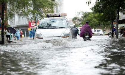 Tin mới thời tiết 22/7: Bắc Bộ mưa chưa ngớt, áp thấp nhiệt đới đã tiến sát gần bờ