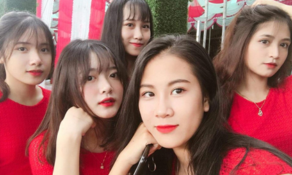 Dàn thiếu nữ bê tráp được khen xinh như hot girl ở Lào Cai