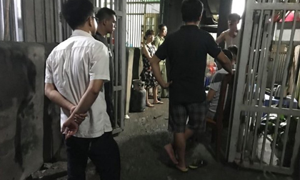 Gã con rể cầm can xăng đến đâm bố vợ cũ trọng thương rồi khóa cửa phóng hỏa đốt nhà