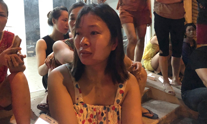Xót xa cảnh tiểu thương sốc đến ngất xỉu sau vụ cháy chợ Gạo: 'Chúng tôi không làm được gì cả, chỉ khóc thôi'