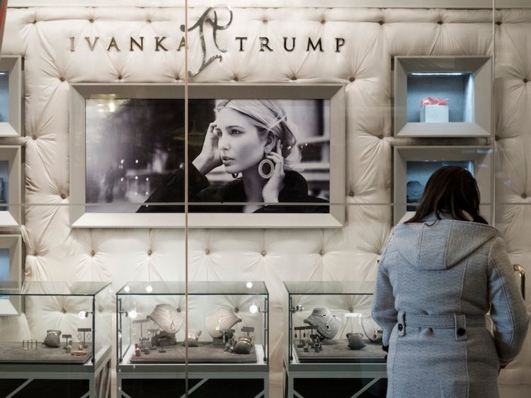 Con gái ông Trump đau đớn đóng cửa 