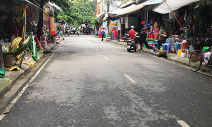 Nam Định: Lời kể của người chứng kiến vụ 2 đối tượng lạ mặt chém thanh niên nhập viện