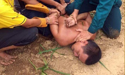 Vụ 3 người trong một nhà chết ở nghĩa địa: Nạn nhân bị tấn công bằng gạch