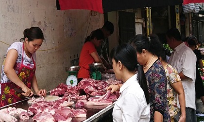 Giá thịt lợn “trên trời”, dân than, doanh nghiệp cười