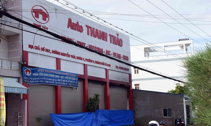 Cà Mau: Hỏa hoạn trong đêm, 5 ô tô tải bị thiêu rụi
