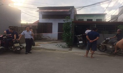 Nghi phạm cứa cổ vợ và 2 cháu nhỏ tự sát tại nhà riêng