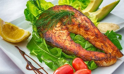 Ăn cá thường xuyên, bạn sẽ thấy 7 lợi ích sức khỏe thần kỳ dưới đây