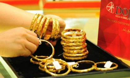 Giá vàng hôm nay 4/8: USD tăng chưa dừng, vàng giảm không thấy đáy