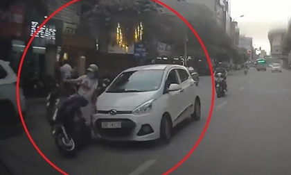 Lái xe 'điên' đâm va hàng loạt người đi đường từ phố Hoàng Cầu tới đường Hoàng Đạo Thúy