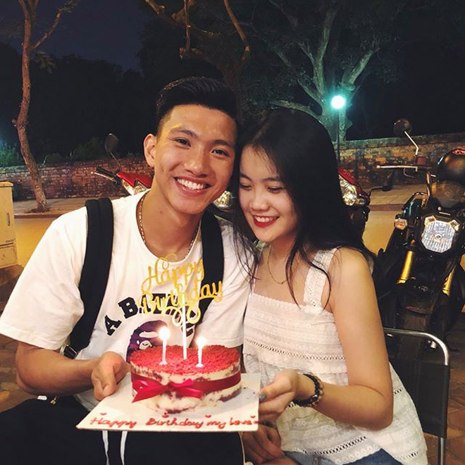 Văn Hậu U23 lập siêu phẩm, bạn gái xinh như hot girl bị săn lùng - 2