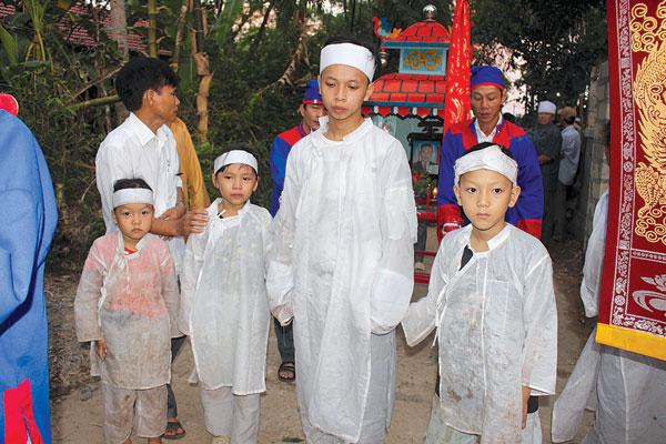 bo vo noi dau con tre sau dai tang 13 nguoi chet o luong dien - 2