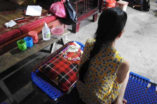 Chị T. kể: “Giờ chỉ mong uống thuốc để kéo dài sự sống, sống được năm nào hay năm đấy với các con”.