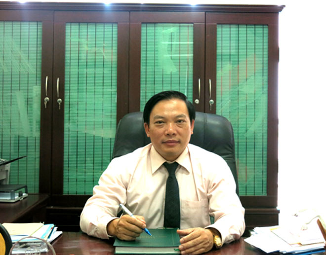 42 người 