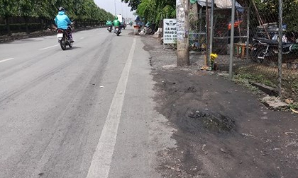 Bị tài xế xe ôm truy sát trong đêm, 1 người chết, 1 người trọng thương