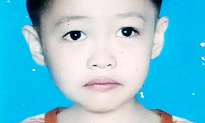Vào ngủ trưa cùng bố, bé trai 6 tuổi mất tích bí ẩn