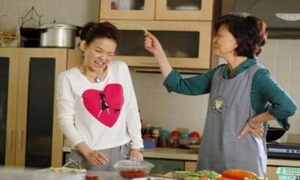 Mẹ chồng khó tính lại chi ly, con dâu dùng kế hiểm thay đổi cục diện cả nhà chồng