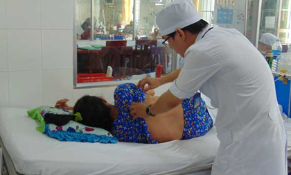 Nạn nhân kể phút cả nhà bị ong đốt, 2 người tử vong