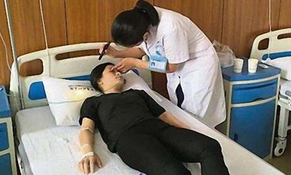 Cô gái 21 tuổi bị mù sau khi chơi điện tử 8 tiếng liên tiếp trên điện thoại di động