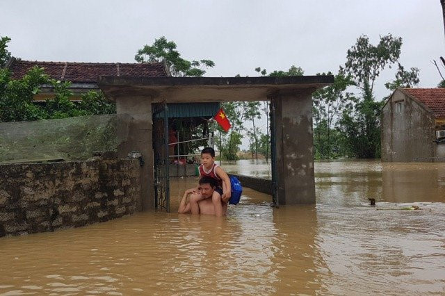 8 nguoi chet, 2 nguoi mat tich do mua lu sau bao so 4 hinh anh 1