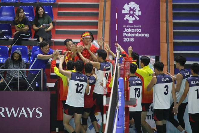 Chấn động bóng chuyền ASIAD: Việt Nam đánh bại 