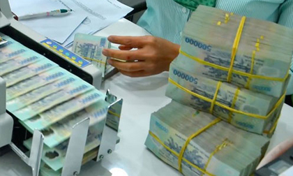 Lãi lớn nhất 10 năm qua: Quyết định khiến ngân hàng phải 'hãm phanh'