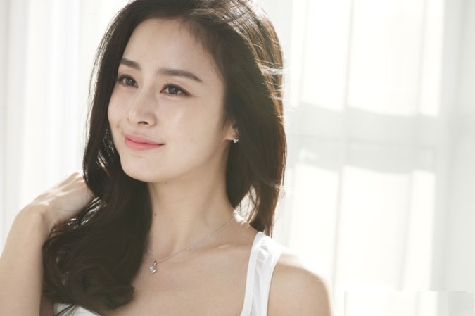 kimtaehee-ohui-cosmetics-1