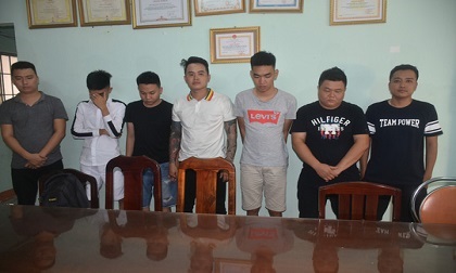 Sinh nhật bạn gái, thuê nguyên biệt thự để cùng 'phê'