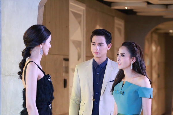 Chồng ngoại tình mà vẫn bình thản đến lạ, cô vợ đã làm thế này trong cuộc chạm trán 3 mặt một lời - Ảnh 2.