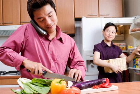 yeu cau vo chong phai binh dang, toi cay dang phat hien su that ngo ngang ve chong - 1