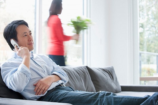 Cay đắng vì còng lưng lao động, mua nhà mua xe mà chồng vẫn 