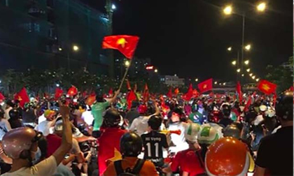 Kỳ tích U23 Việt Nam tại ASIAD 18: Cờ đỏ sao vàng ngập tràn Facebook