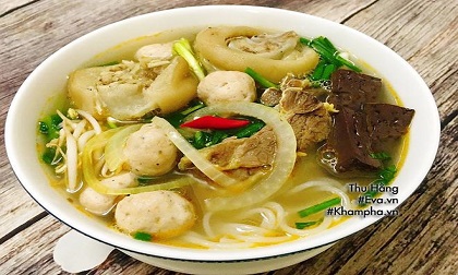 Xì xụp bún bò giò heo nóng hổi ngày mát trời thì còn gì ngon bằng