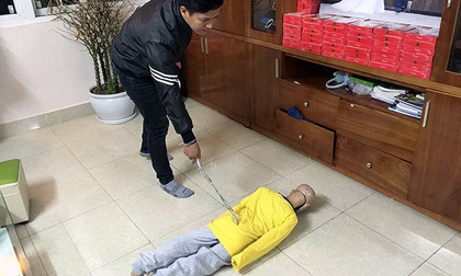 Sắp xét xử vụ cha đẻ cùng mẹ kế bạo hành con trai 10 tuổi rạn 6 xương sườn