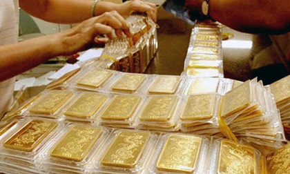 Giá vàng hôm nay 31/8: USD vững giá, vàng giảm suốt 5 tháng