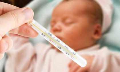 90 ngày chống chọi tử thần của bé 2 tháng bị lây bệnh từ bố