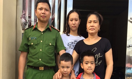 2 bé trai bị nước lũ cuốn trôi, người hùng áo xanh ra tay giải cứu