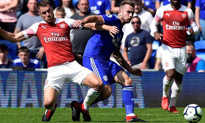 Video, kết quả bóng đá Cardiff - Arsenal: Siêu phẩm định đoạt, đại tiệc 5 bàn