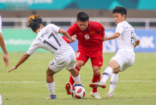 Ném đá Quang Hải ư? Có lẽ họ không biết U23 Việt Nam từng trải qua những gì!