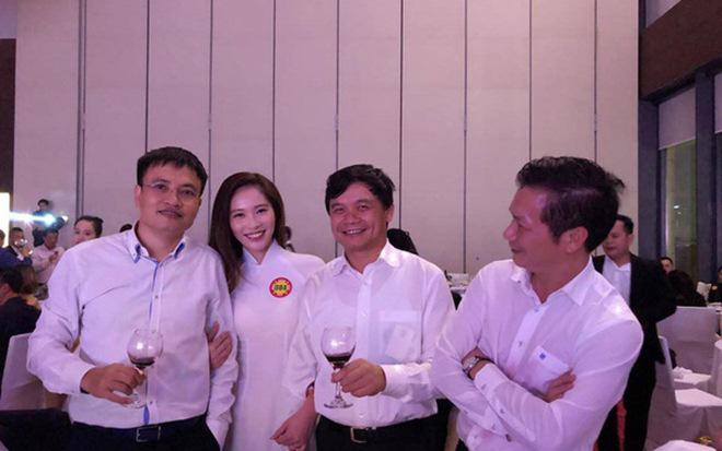 tinh yeu nhu cong chua, hoang tu cua shark hung u50 dep trai va vo a hau kem 16 tuoi - 3