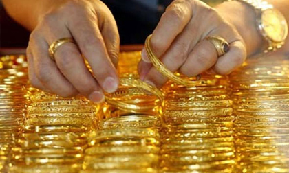 Giá vàng hôm nay 6/9: Tiếp tục bán tháo, chìm ở đáy