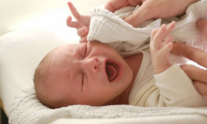4 'vùng cấm' của trẻ sơ sinh cần bảo vệ hơn vàng, mẹ tuyệt đối không được cho bất kì ai chạm tay vào