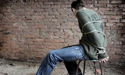 Thai phụ mang 2,5 triệu tiền chuộc để cứu bạn trai bị bắt cóc, phát hiện sự thật đau lòng