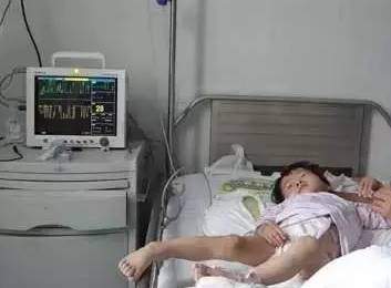 be 1 tuoi bi benh bach cau, me bat ngo vi chiec bat an com lai la nguyen nhan - 1