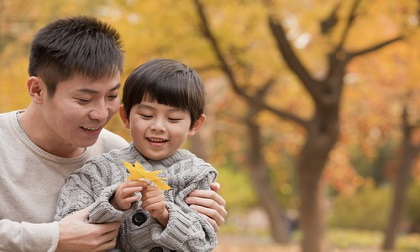Phật dạy: 5 loại của cải vô giá cha mẹ nhất định phải dạy cho con cái, còn quý hơn cả núi tiền vàng
