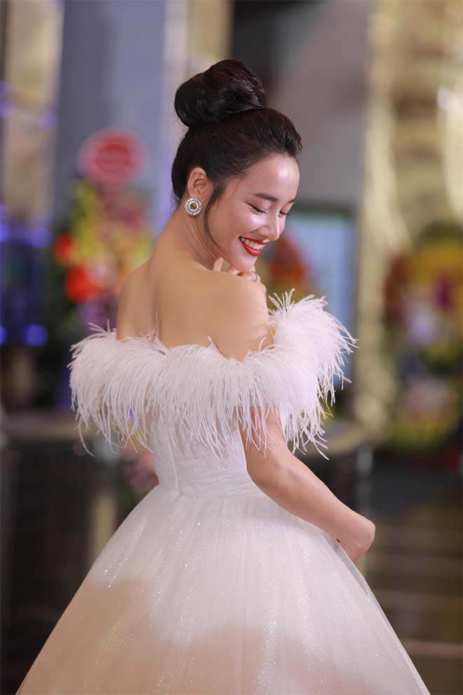 nha phuong, hari won thay doi the nao khi tro thanh vo 2 danh hai dinh dam nhat showbiz viet? - 3